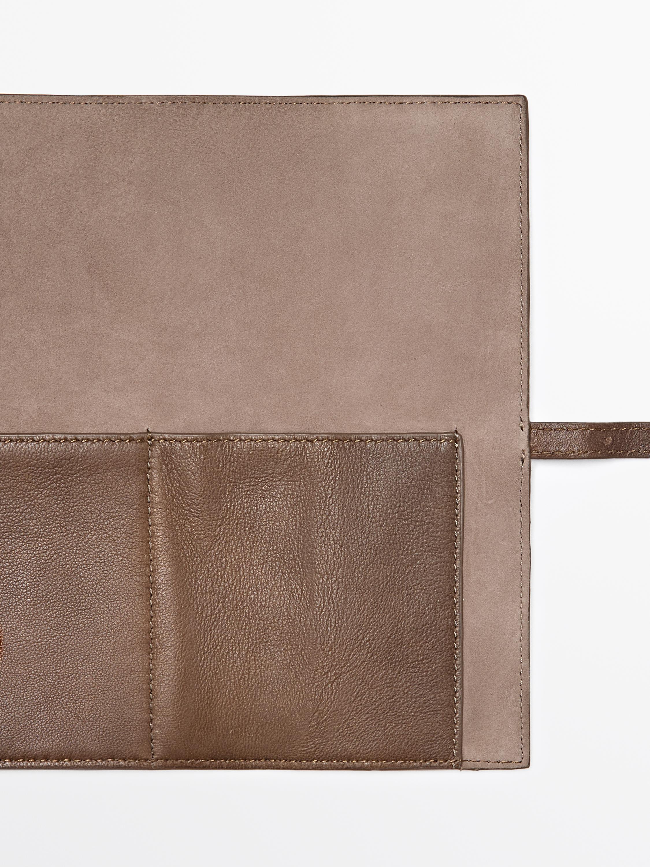 Étui à accessoires technologiques en cuir nappa